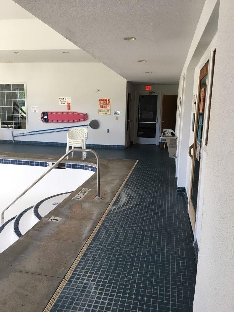 Pool.jpg